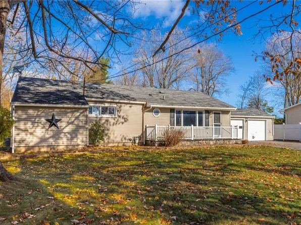 1240 Weiland Rd, Rochester, NY 14626