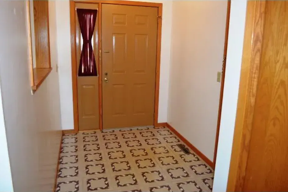 2 bed, 1102 sqft, $1,950 — Photo 2