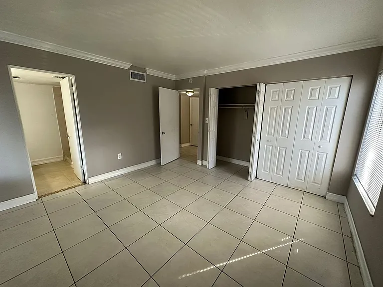 1830 Maravilla Ave #704 — Photo 9