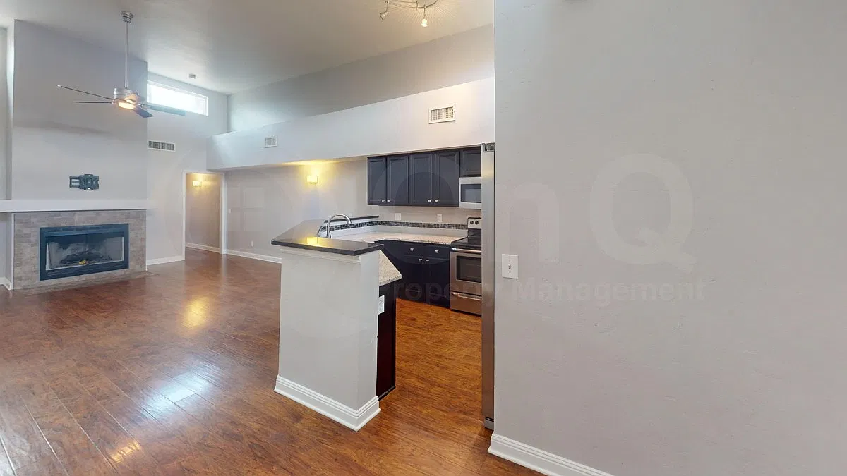 2 bed, 2.0 bath, 1238 sqft, $1,599 — Photo 3