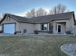 3231 Lakepark Ln, Hastings, NE 68901