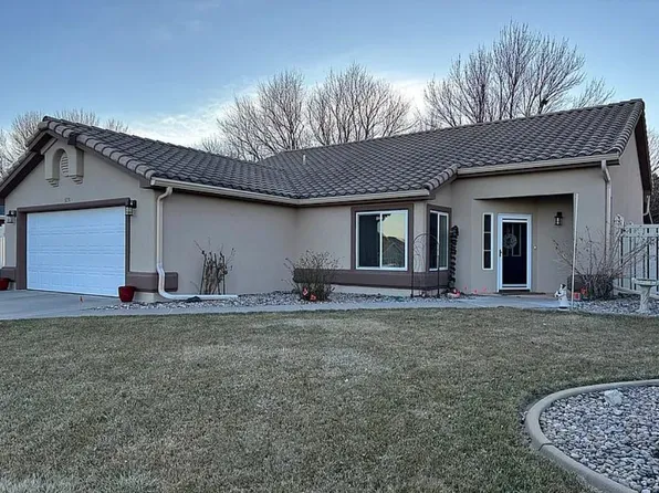 3231 Lakepark Ln, Hastings, NE 68901