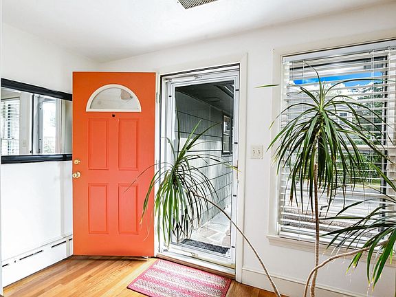 3rd image of 15 Harding St