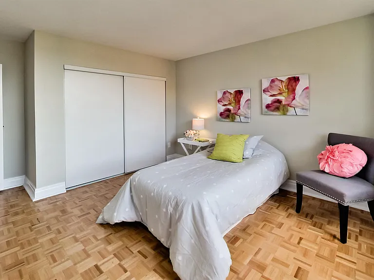 680 Roselawn Ave — Photo 144
