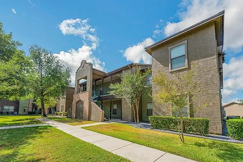 San Pedro Apartments Photo 1