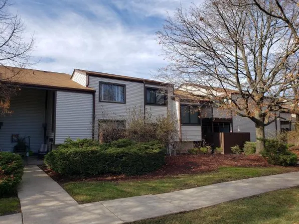 8301 N 107th St #14, Milwaukee, WI 53224