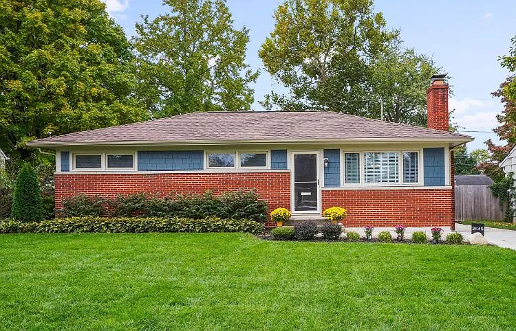 2545 Shrewsbury Rd photo 1