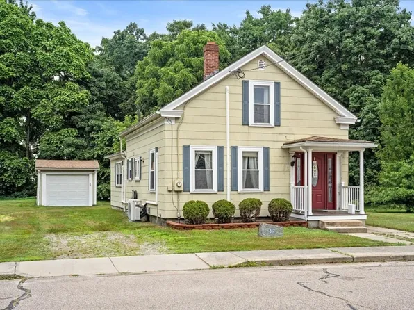 32 Goddard St, Blackstone, MA 01504