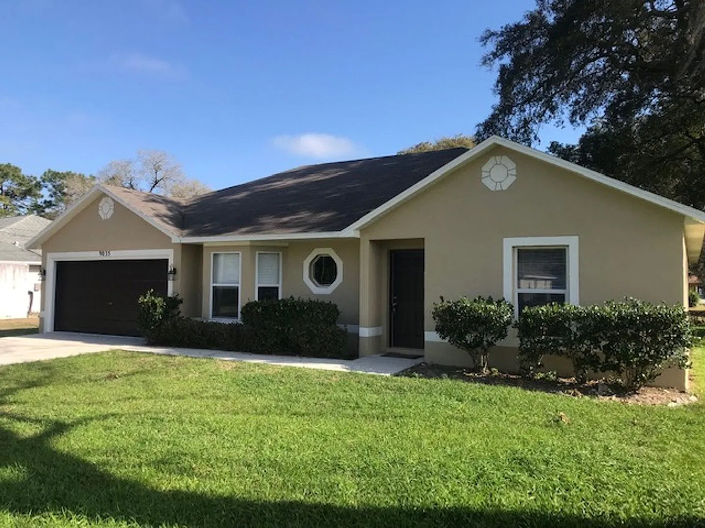 Beautiful 4 Bedroom Pool Home in the Heart of Spring Hill — Photo 1