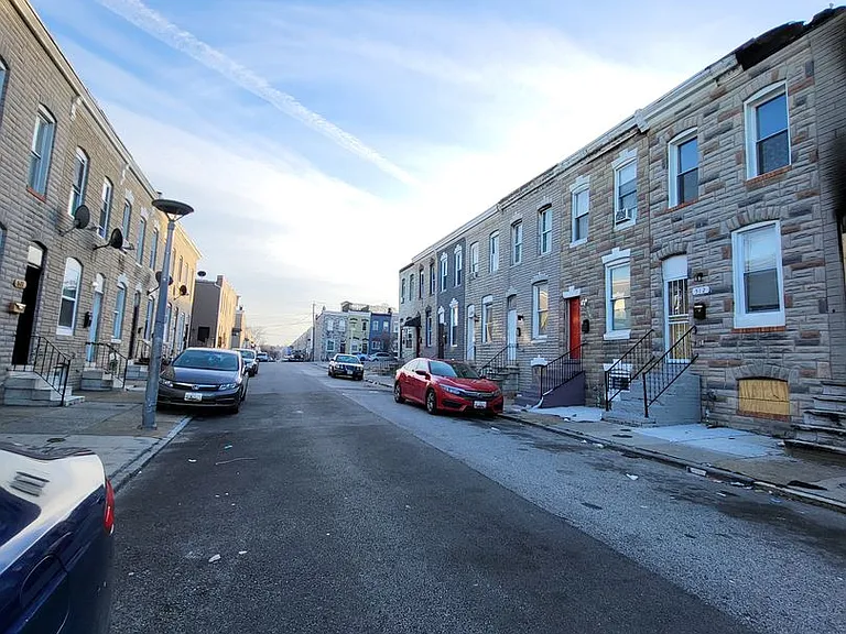 517 N Rose St — Photo 2