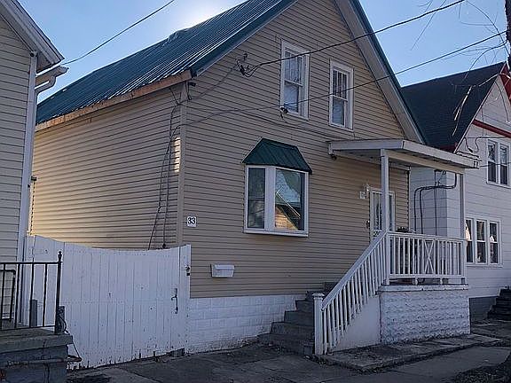 3rd image of 33 Concord St