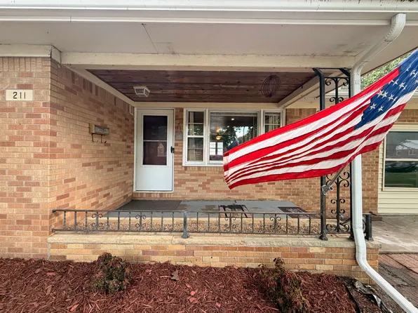 211 E English St, Mulvane, KS 67110