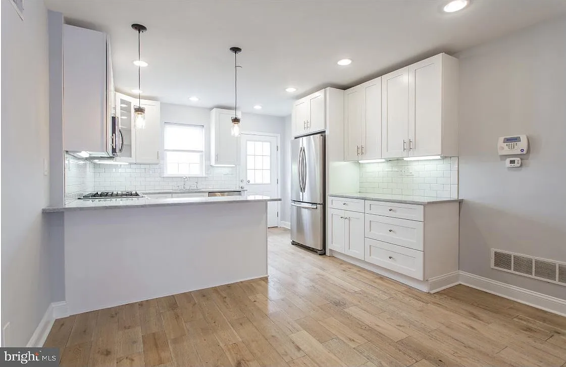 2 bed, 1008 sqft, $2,500 — Photo 4