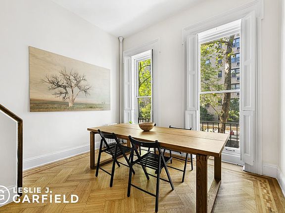 5th image of 147 E 18th St