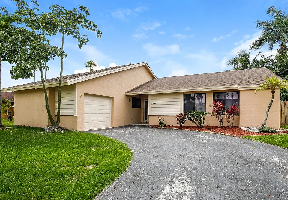 640 SW 95th Ter