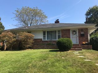 1907 Paul Spring Pkwy, Alexandria, VA 22308