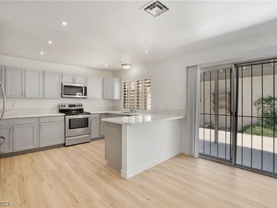 670 Greenbriar Townhouse Way #TOWNHOUSE, Las Vegas, NV, 89121