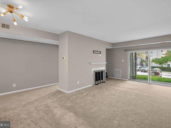 4th image of 20327 Beaconfield Ter APT 1