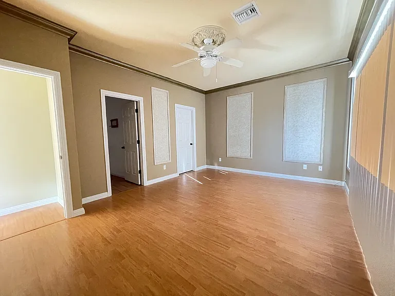2549 Country Club Dr — Photo 11