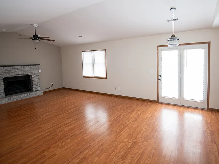 116 Pierre Pl — Photo 8