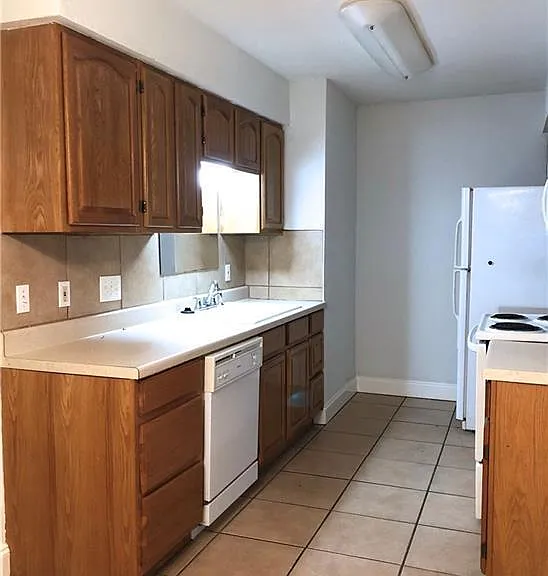 7001 Oak Meadow Cir #B — Photo 5