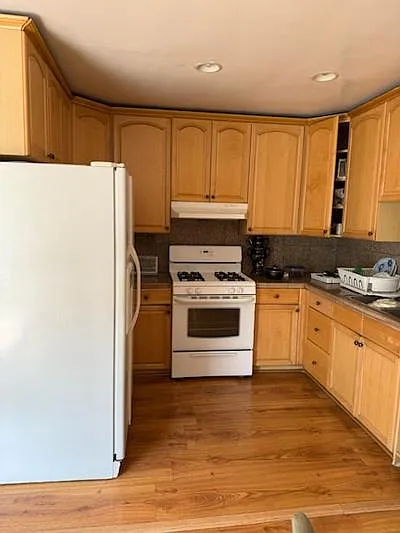 2 bed, 895 sqft, $2,595 — Photo 4