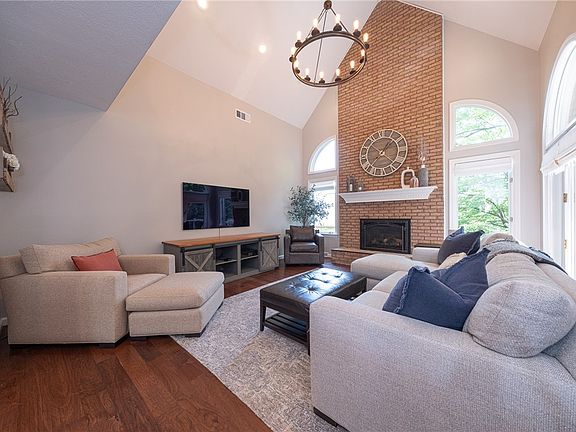 4th image of 5141 Karrington Dr
