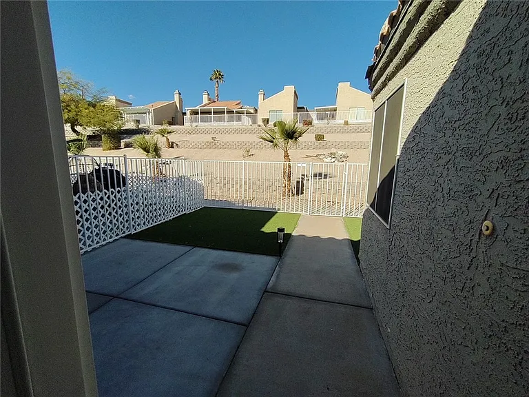 2212 High Dunes Ln — Photo 4