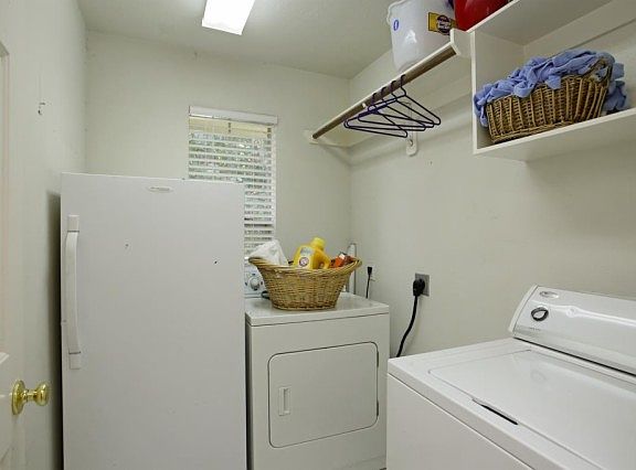 4th image of 19403 Scarlet Cove Dr
