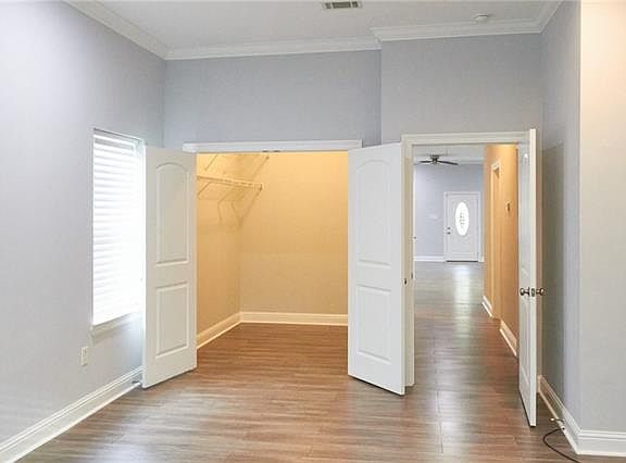 5th image of 2036 Congress St