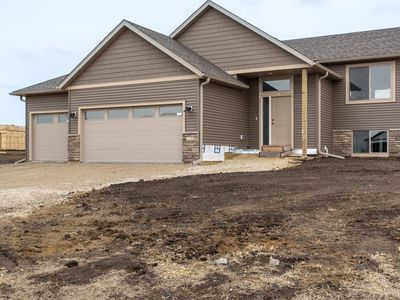 2232 Petersen Dr NW, Stewartville, MN, 55976