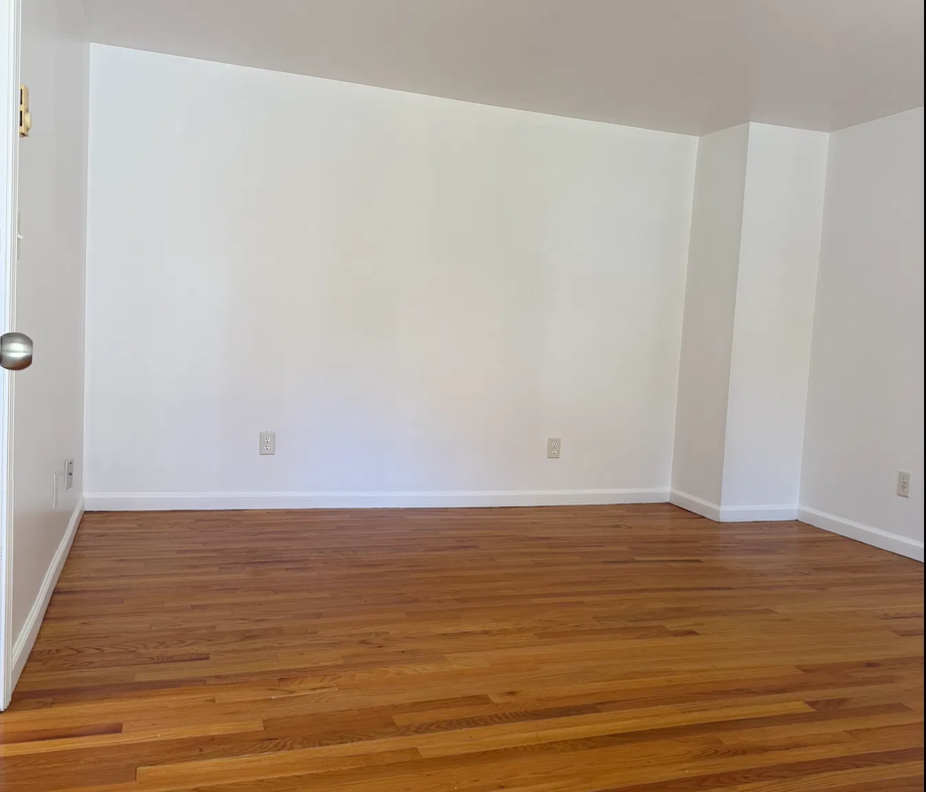 2 bed, 750 sqft, $1,600 — Photo 3
