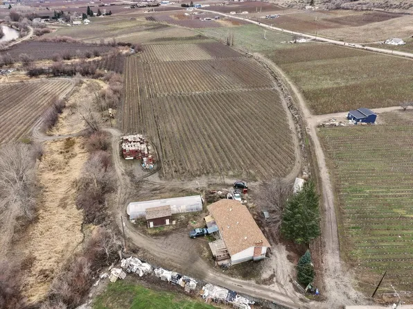 301 Road 12, Oliver, BC V0H 1T1