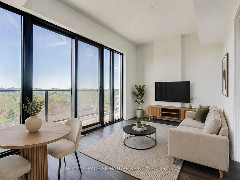 799 The Queensway #820 — Photo 20