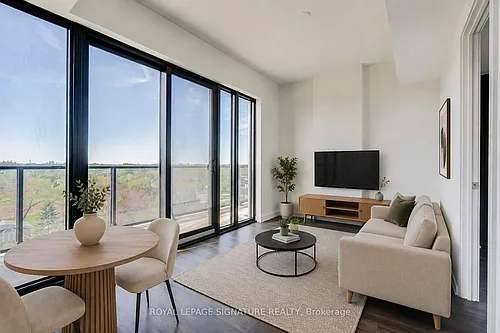799 The Queensway Photo 1