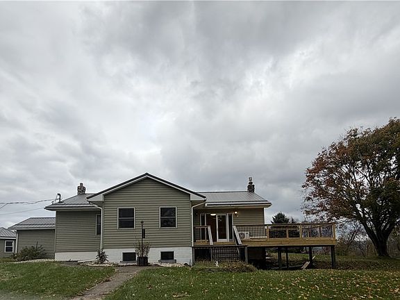 2nd image of 404 Lous Rd