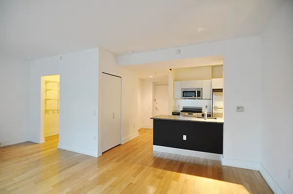 Rented by BLU Real Estate | media 18