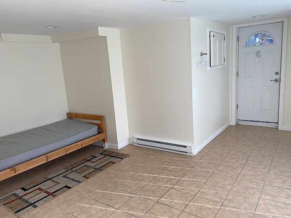 2nd image of 202 Cross St #B
