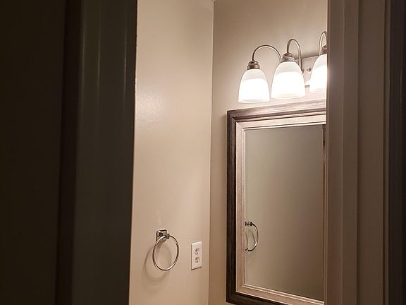 3rd image of 132 Hudson Bridge Ct