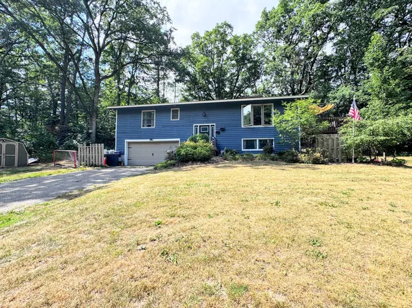 17400 Valley Dr, Big Rapids, MI 49307