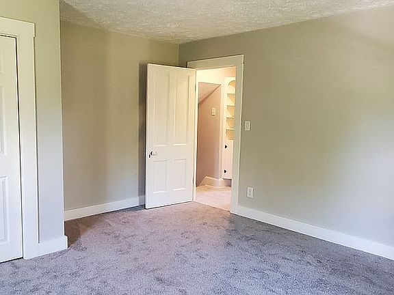 3rd image of 490 Deersville Ave