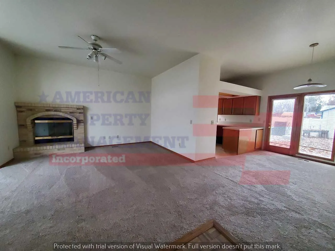 3 bed, 1305 sqft, $2,125 — Photo 3