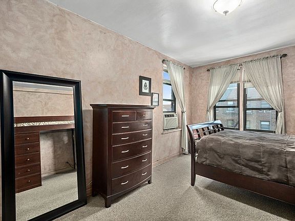 3rd image of 6740 Yellowstone Blvd APT 7O