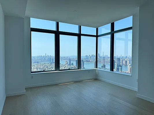 Rented by YouYork Management LLC | media 18