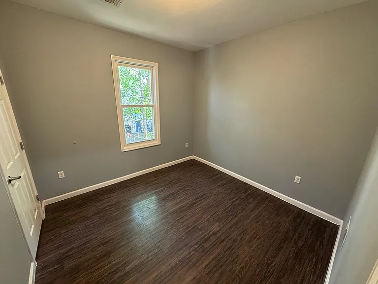 302 Halsted St #4 — Photo 4