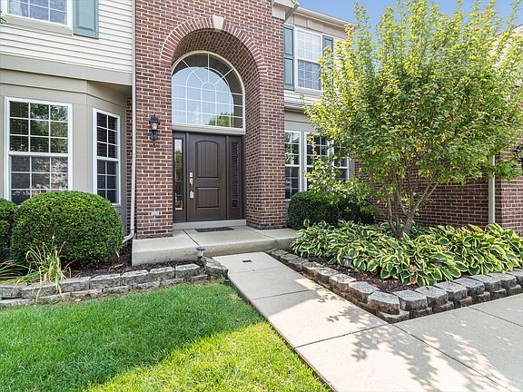 3rd image of 24109 Hampshire Ln