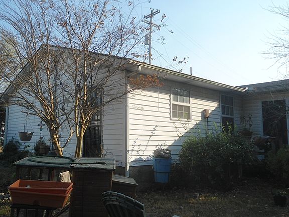 5th image of 2802 Vista Ln