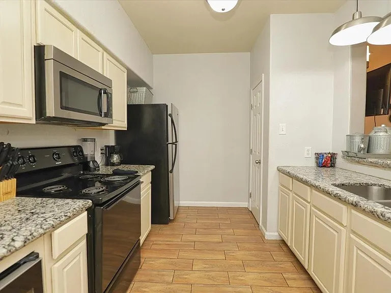 13121 Vickery St #5 — Photo 28