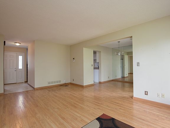 4th image of 3080 Parkwild Dr