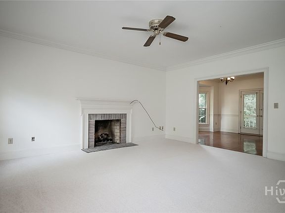 3rd image of 179 S Stratford Drive